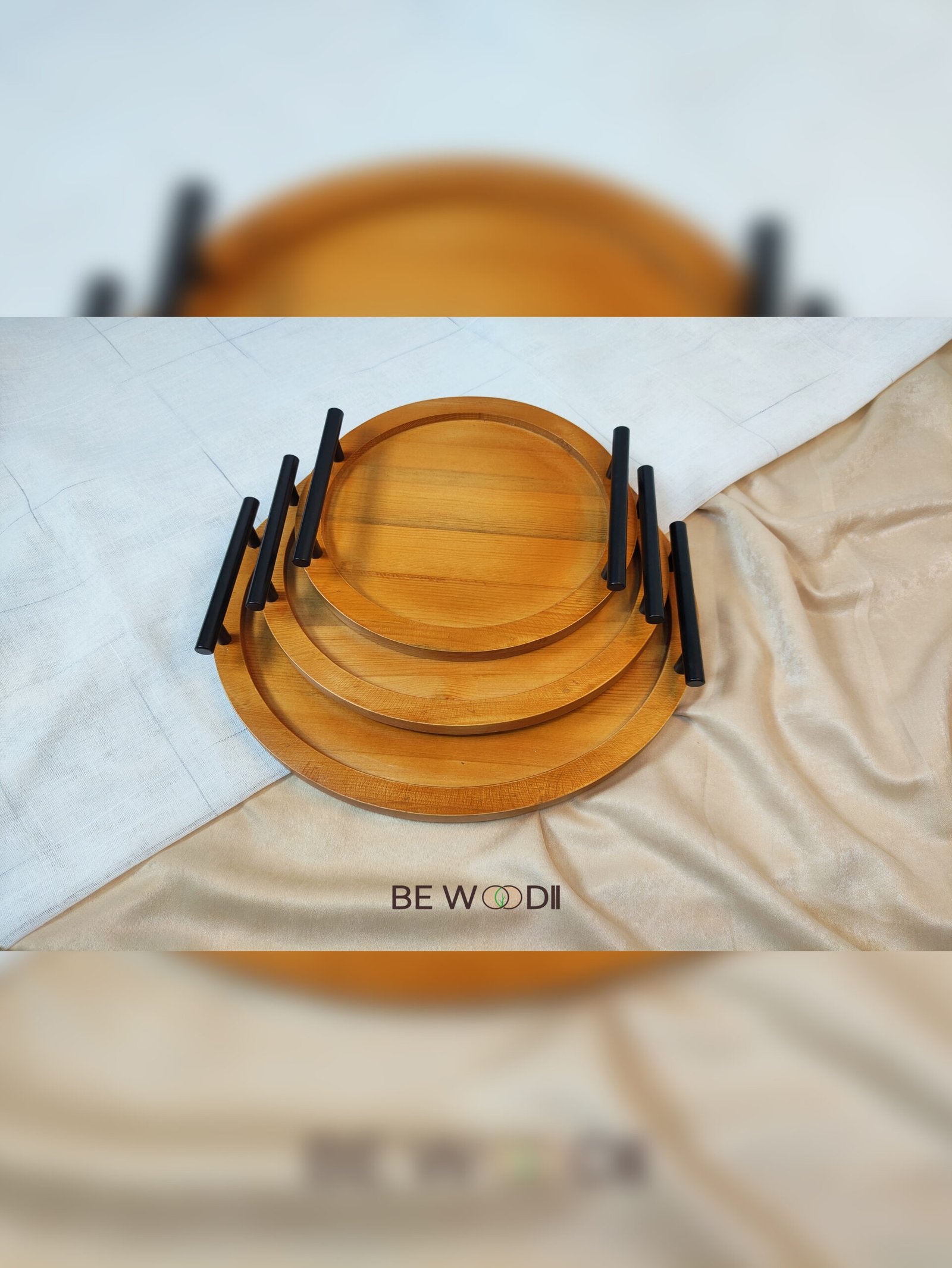 Round Flat Trays With Handles - Image 7