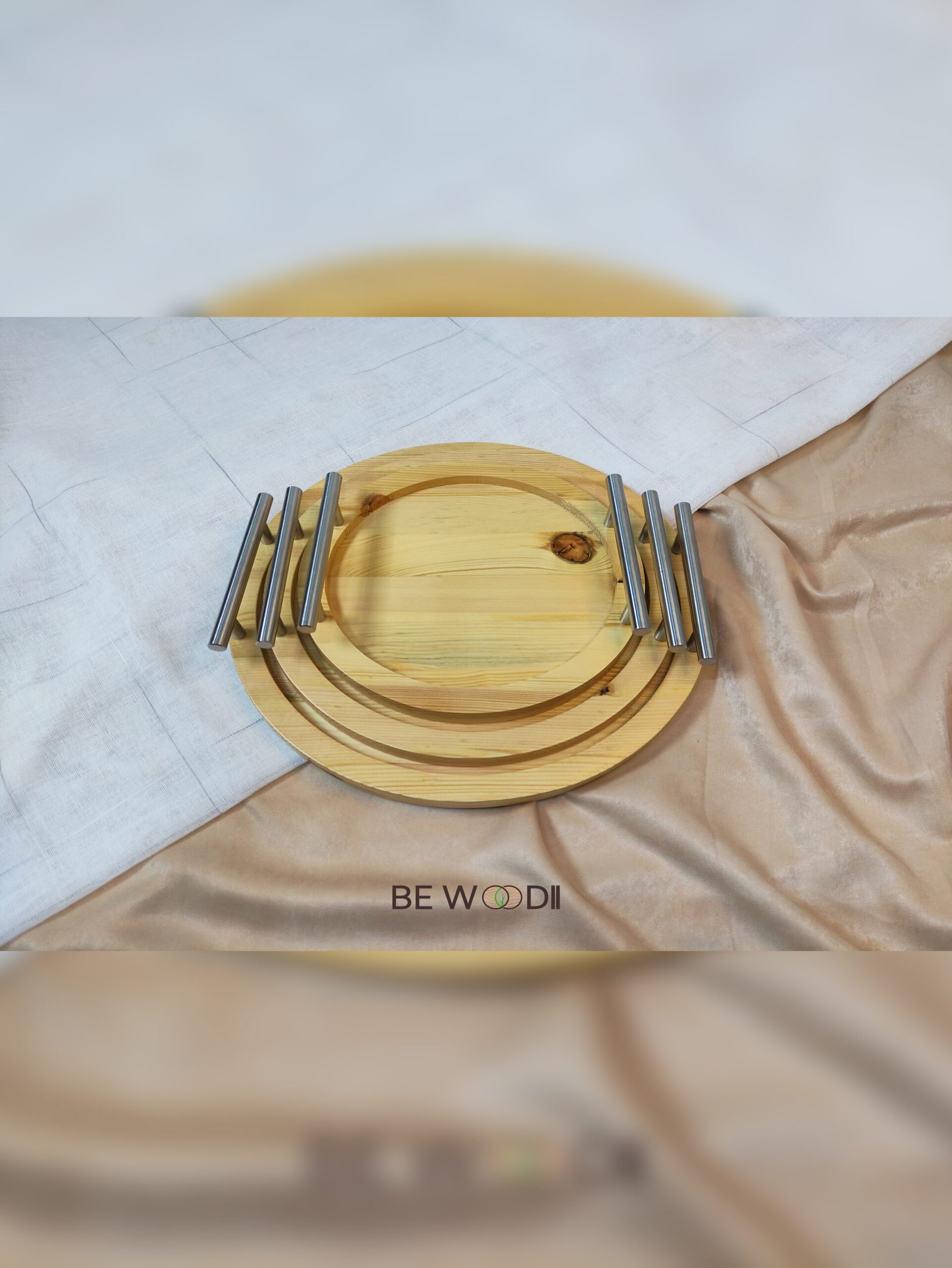 Round Flat Trays With Handles - Image 9