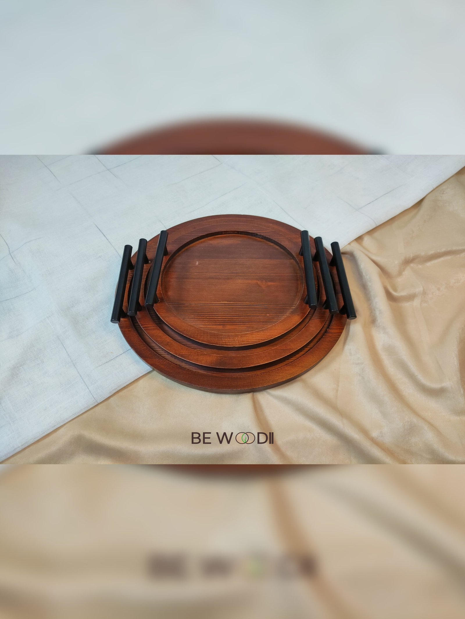 Round Flat Trays With Handles - Image 3